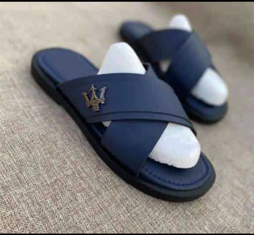 Crossing palm slippers