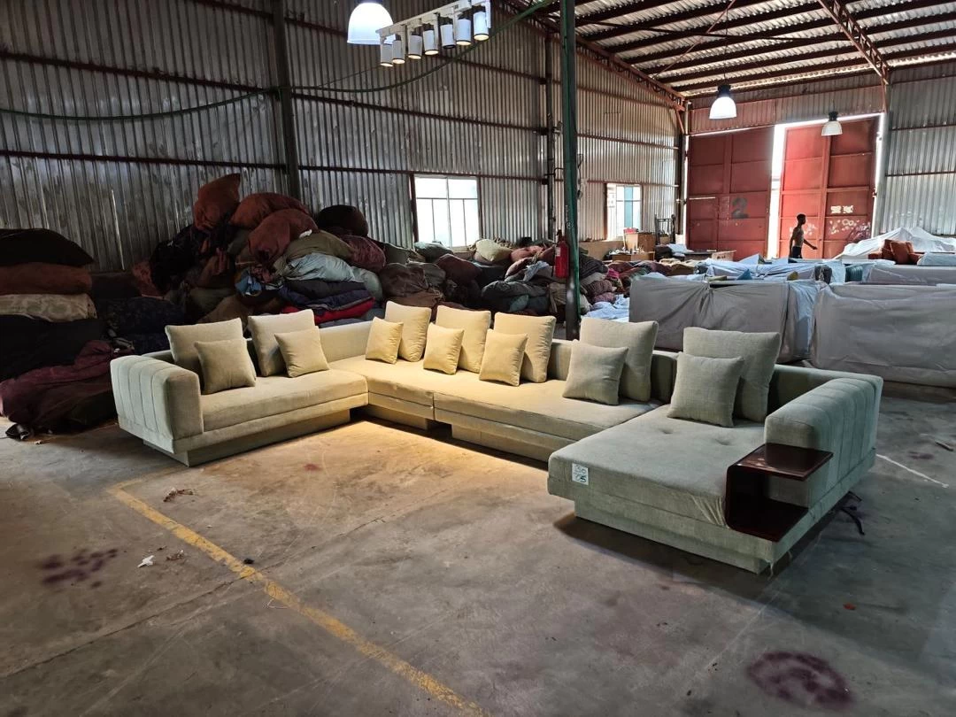 L-SHAPED LUXURIOUS SETTEE